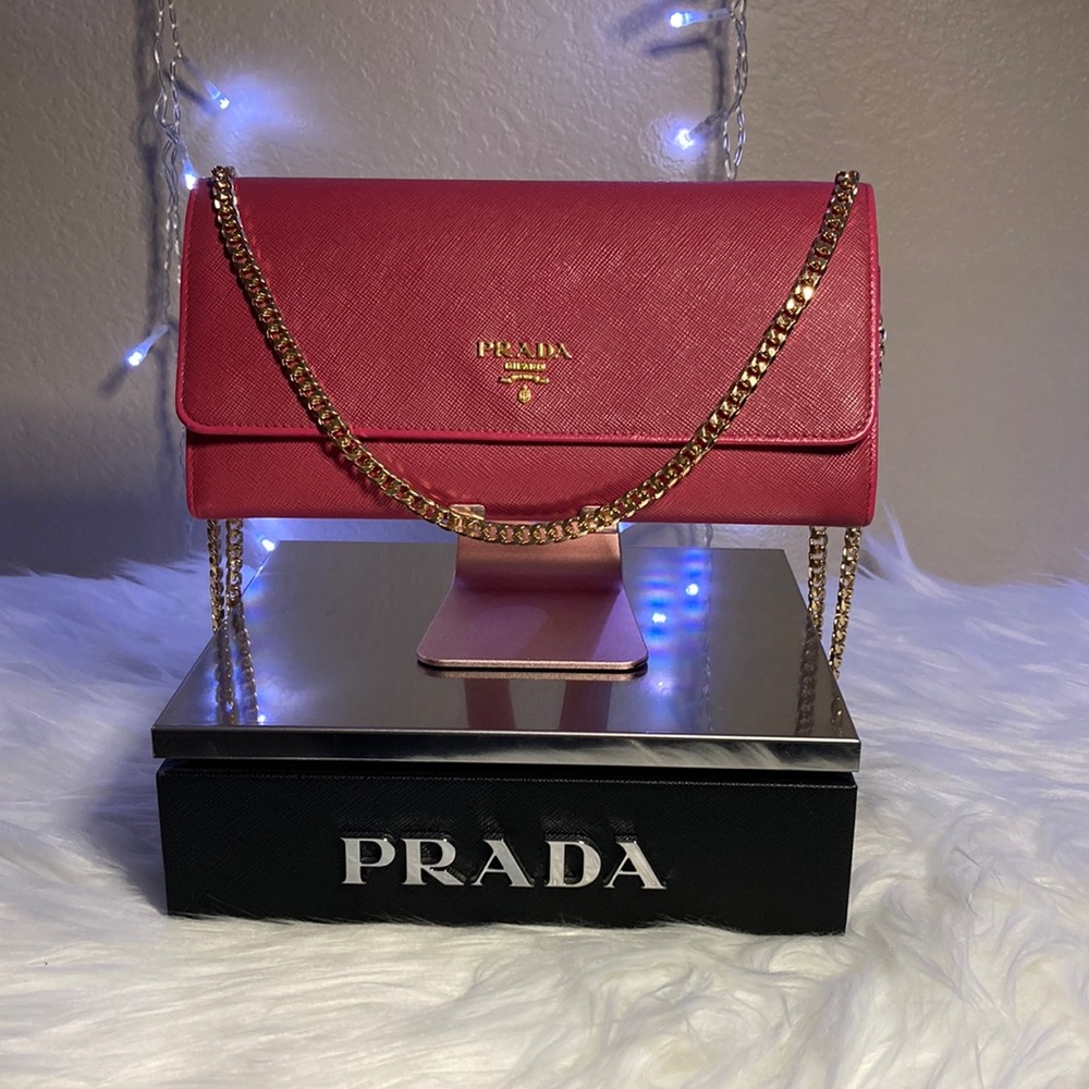❤️ Prada Saffiano Leather Wallet On Chain ❤️